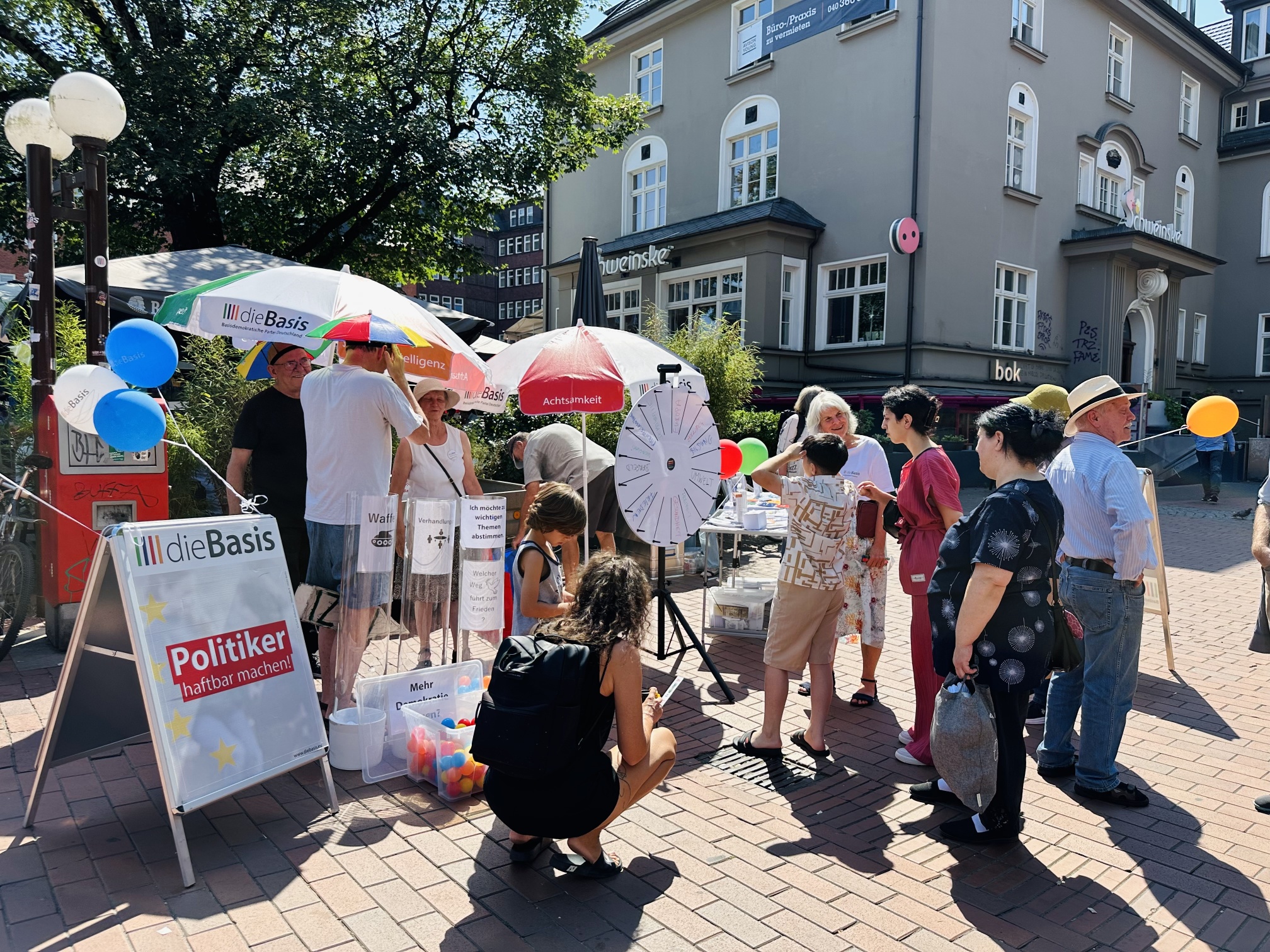 Nachlese dieBasis Infostand auf dem Winterhuder Stadtfest